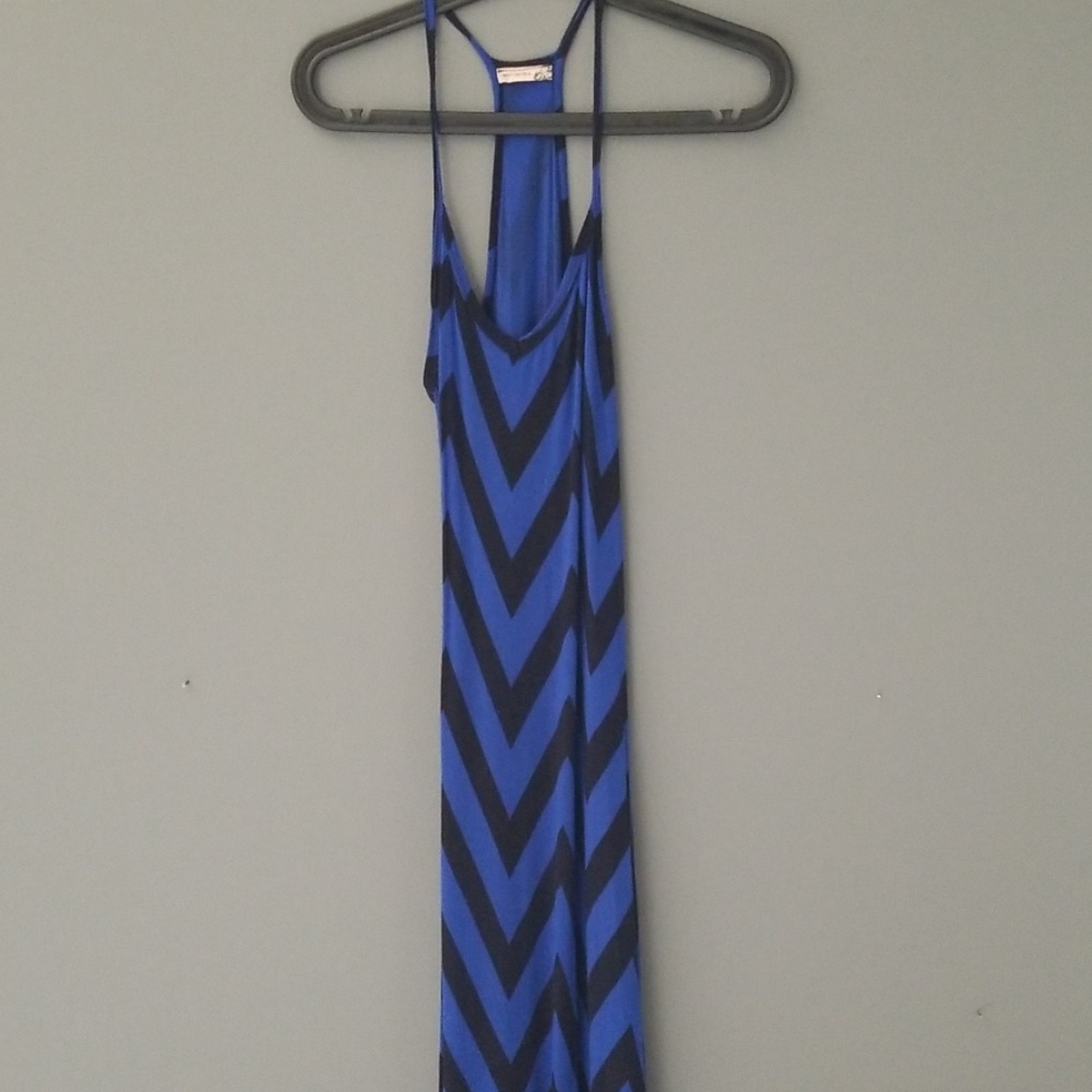 Small navy/blue cheveron pattern maxi dress
